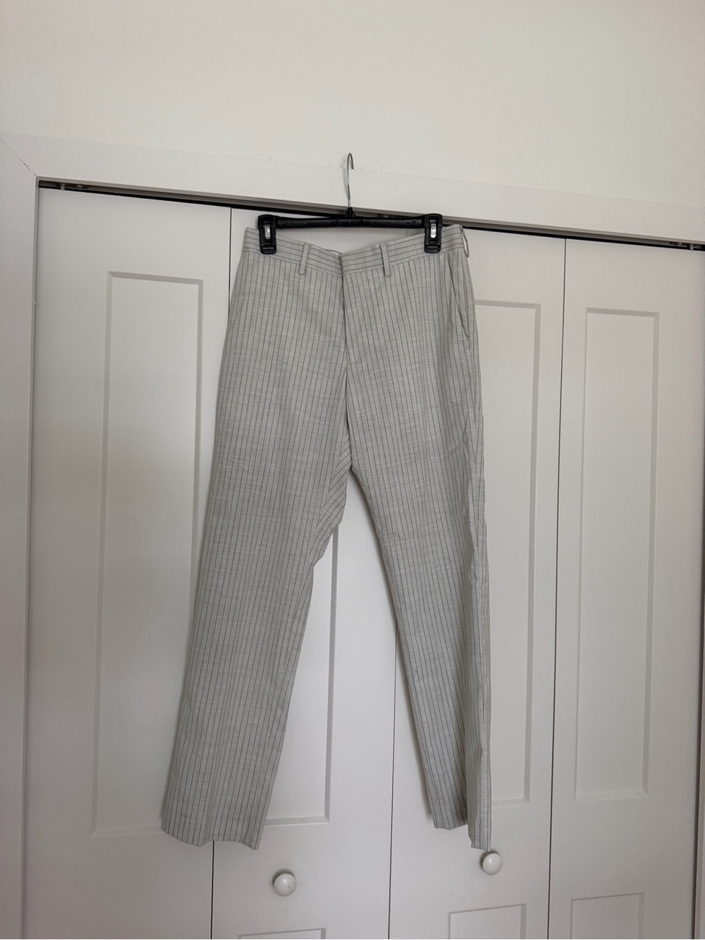 Murano Alex Fit Men's Light Gray Pinstripe Dress Pants